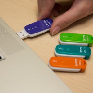 Lexar-JumpDrive-S33-32GB-review